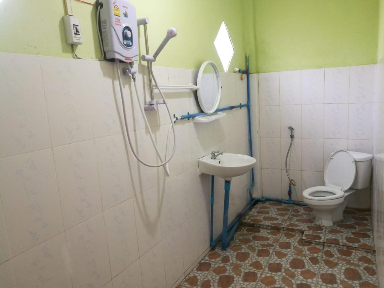 Arthith Guesthouse Nong Khiaw Luaran gambar